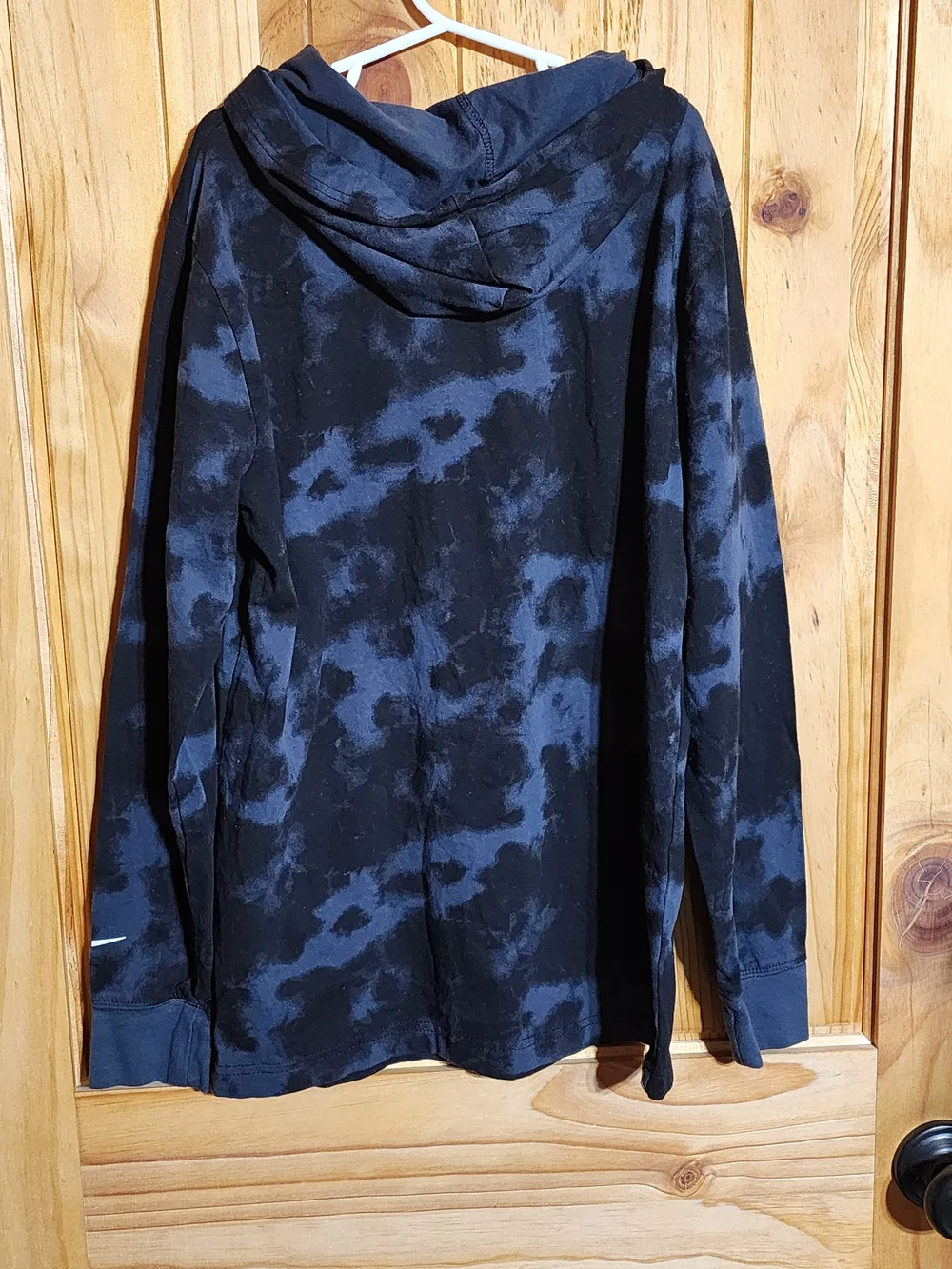 YOUTH Nike Black Tie-Dye Hooded Long Sleeve Tee with Red Swoosh
